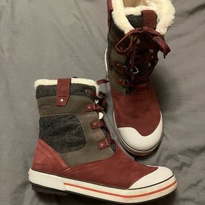 Keen Water Resistant Snow/Hiking Boots
